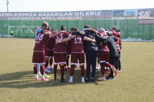 Elazığspor 18 futbolcuyla Sakarya’ya gitti