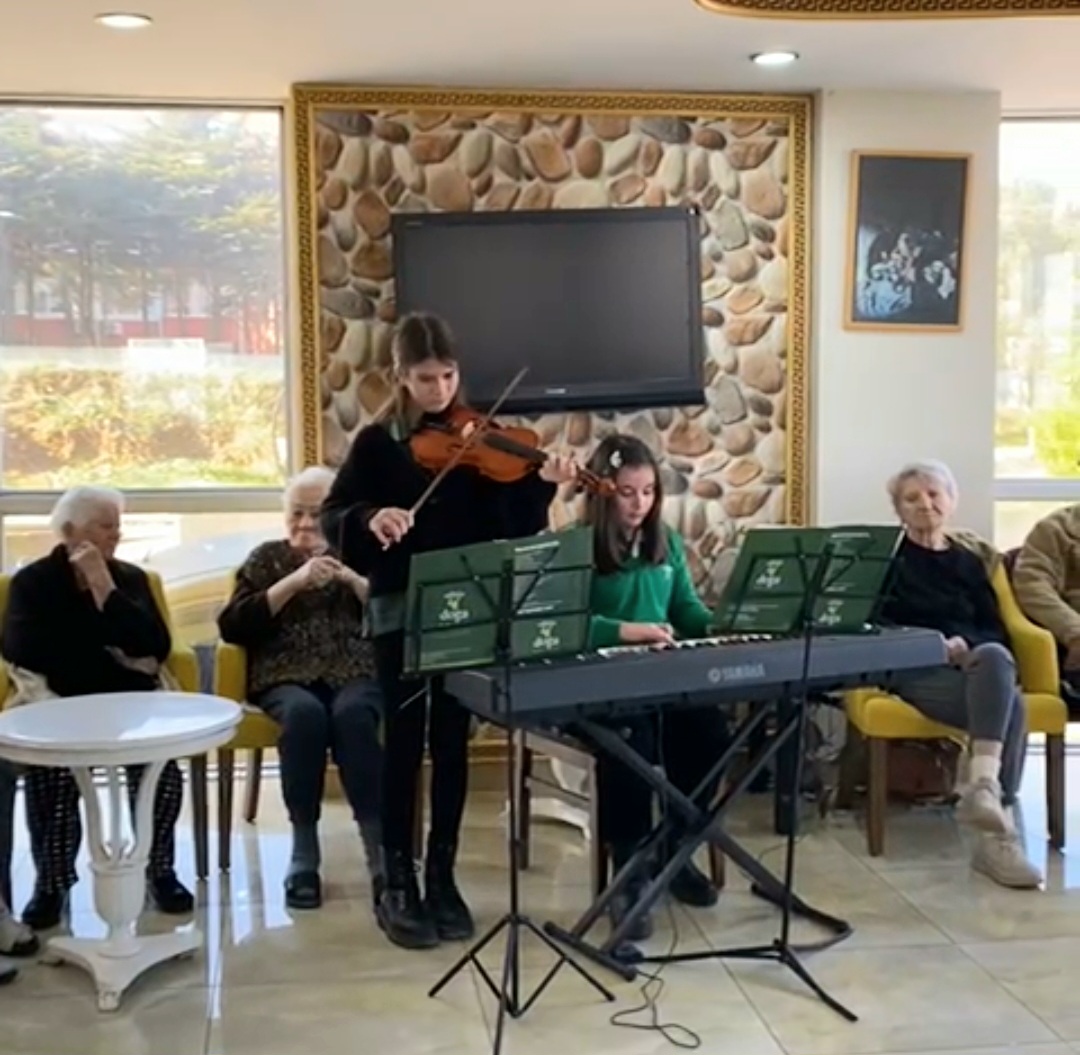 Doğa Koleji, Altunizade Huzurevi’ne