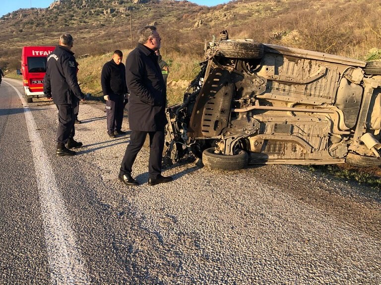 Balıkesir’in Kepsut ilçesinde yoldaki buzlanma sonucu infaz koruma aracı ile