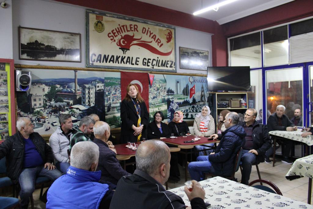 AK Parti Belediye Başkan A. Adayı Oya Yücel halkla iç