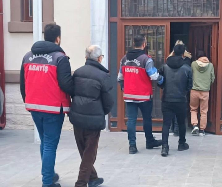 Balıkesir’in Erdek İlçesi’nde, vize işlemleri hakkında faaliyet gösteren bir şirketin