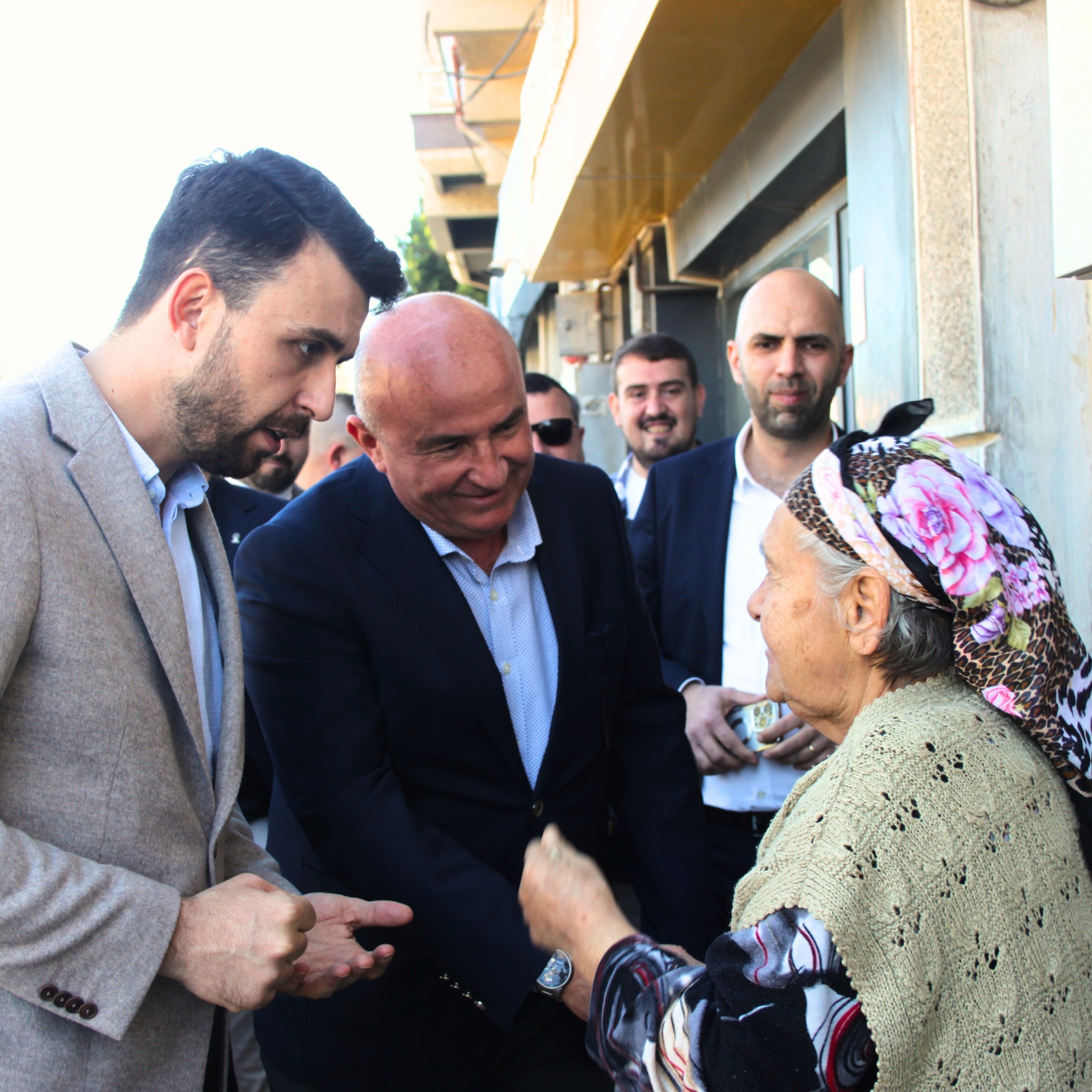 40 YILDIR HİZMET ALMAYAN ERDEK’İN ÇEHRESİ BAŞKAN YÜCEL YILMAZ’LA DEĞİŞTİ