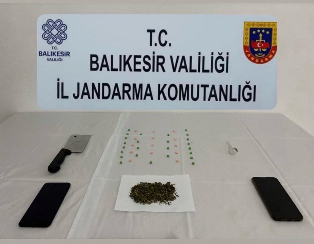 Balıkesir’in Gönen İlçesi’nde uyuşturucuyla mücadele çalışmaları kapsamında yapılan operasyon sonucu