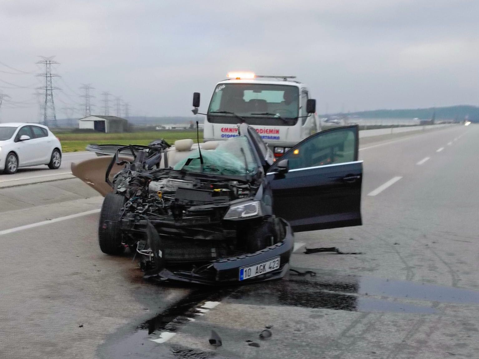 Karacabey-Bandırma Karayolu’nda meydana gelen trafik kazasında 1 kişi hayatını kaybetti.