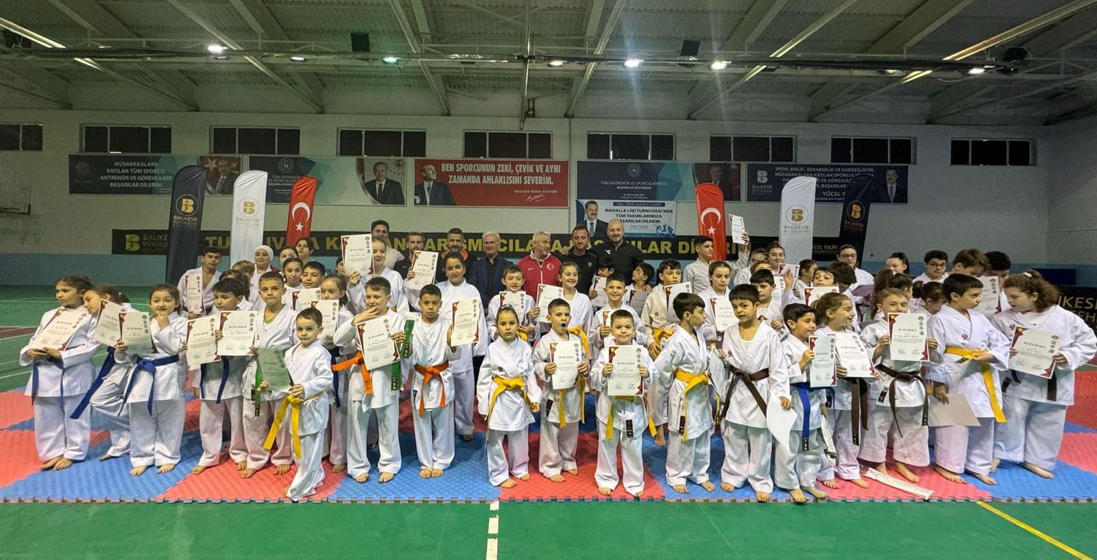 Manyas Belediyespor Karate takımının karatecileri kuşak sınavında ter döktüler. Manyas