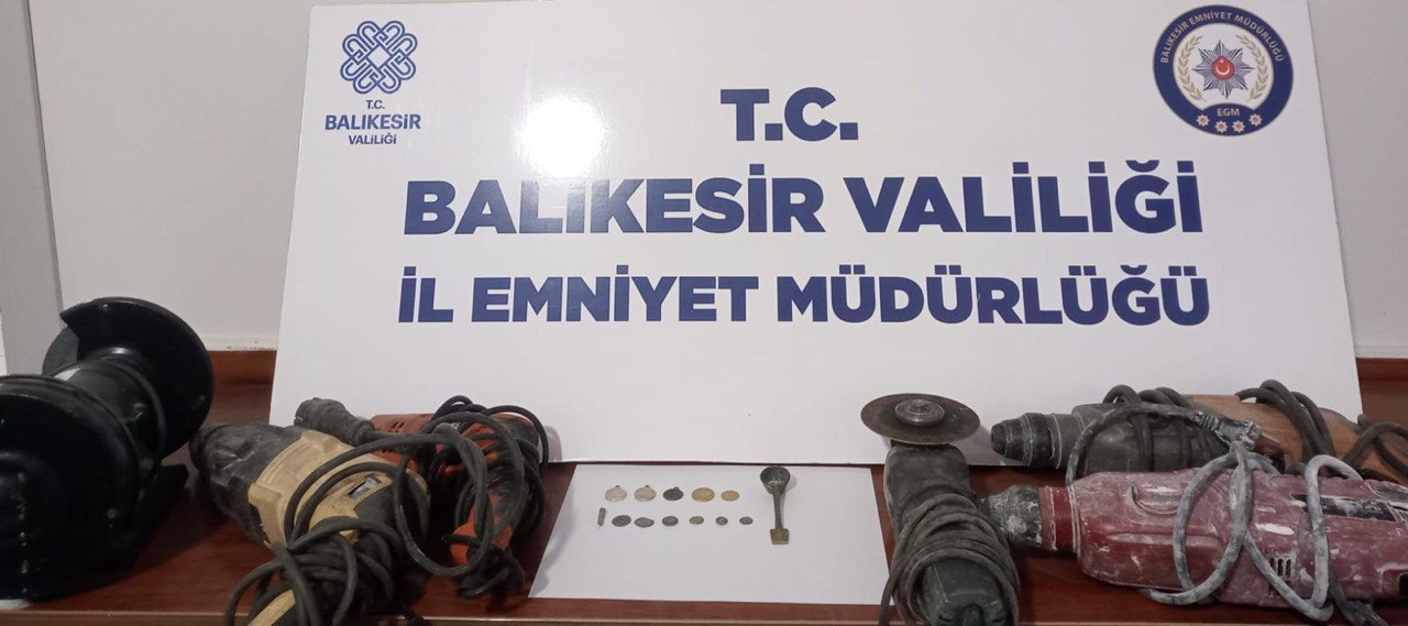 Balıkesir’in Bandırma ilçesinde meydana gelen otodan hırsızlık olayının faili polis