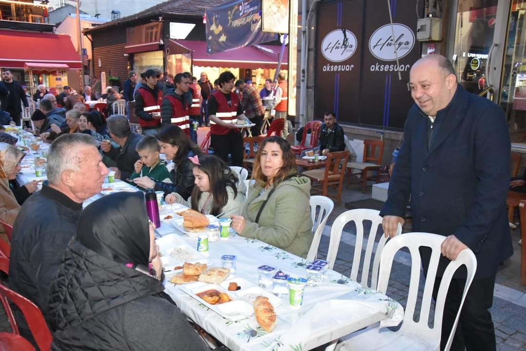 CHP Gönen Belediye Başkan Adayı İbrahim Palaz, katıldığı iftar yemeğinde