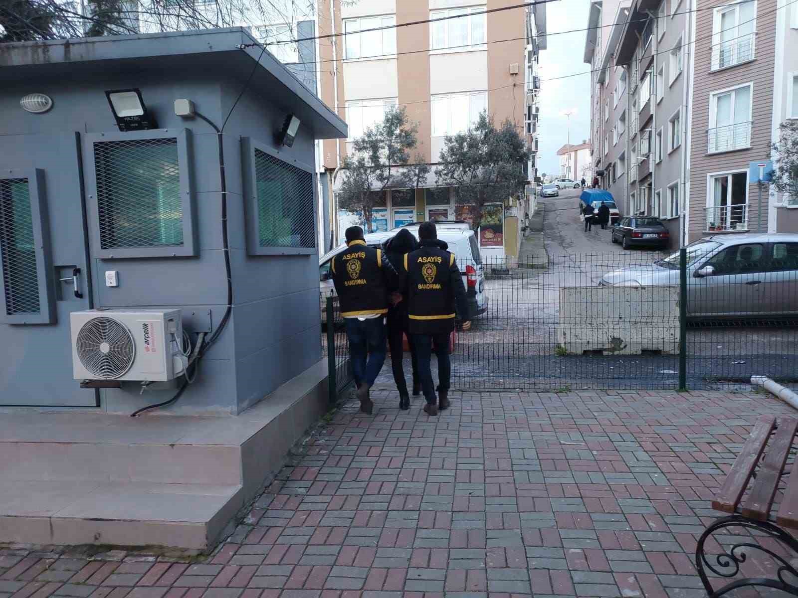 Balıkesir’de tadilat yaptığı evden ziynet eşyası çalan usta polis ekiplerince