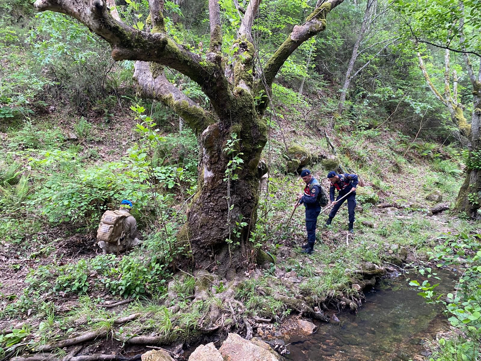 Balıkesir’in Gönen İlçesine bağlı Armutlu Mahallesi’nde bugün de arama çalışmalarına