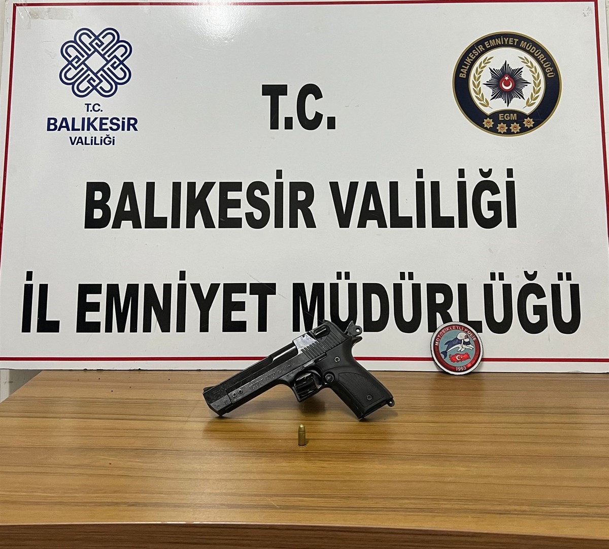 Balıkesir’de emniyet güçleri tarafından yapılan şüpheli şahıs ve araçlara yönelik