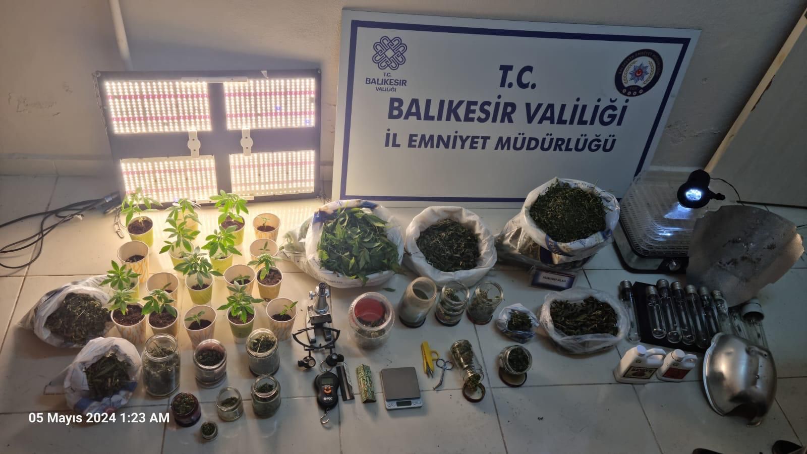 Balıkesir’in Erdek ilçesinde uyuşturucu madde imal ve ticareti yaptığı tespit