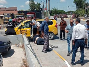 GÖNEN’DE DİREKSİYON BAŞINDA RAHATSIZLANAN SÜRÜCÜ FACİAYA SEBEP OLDU