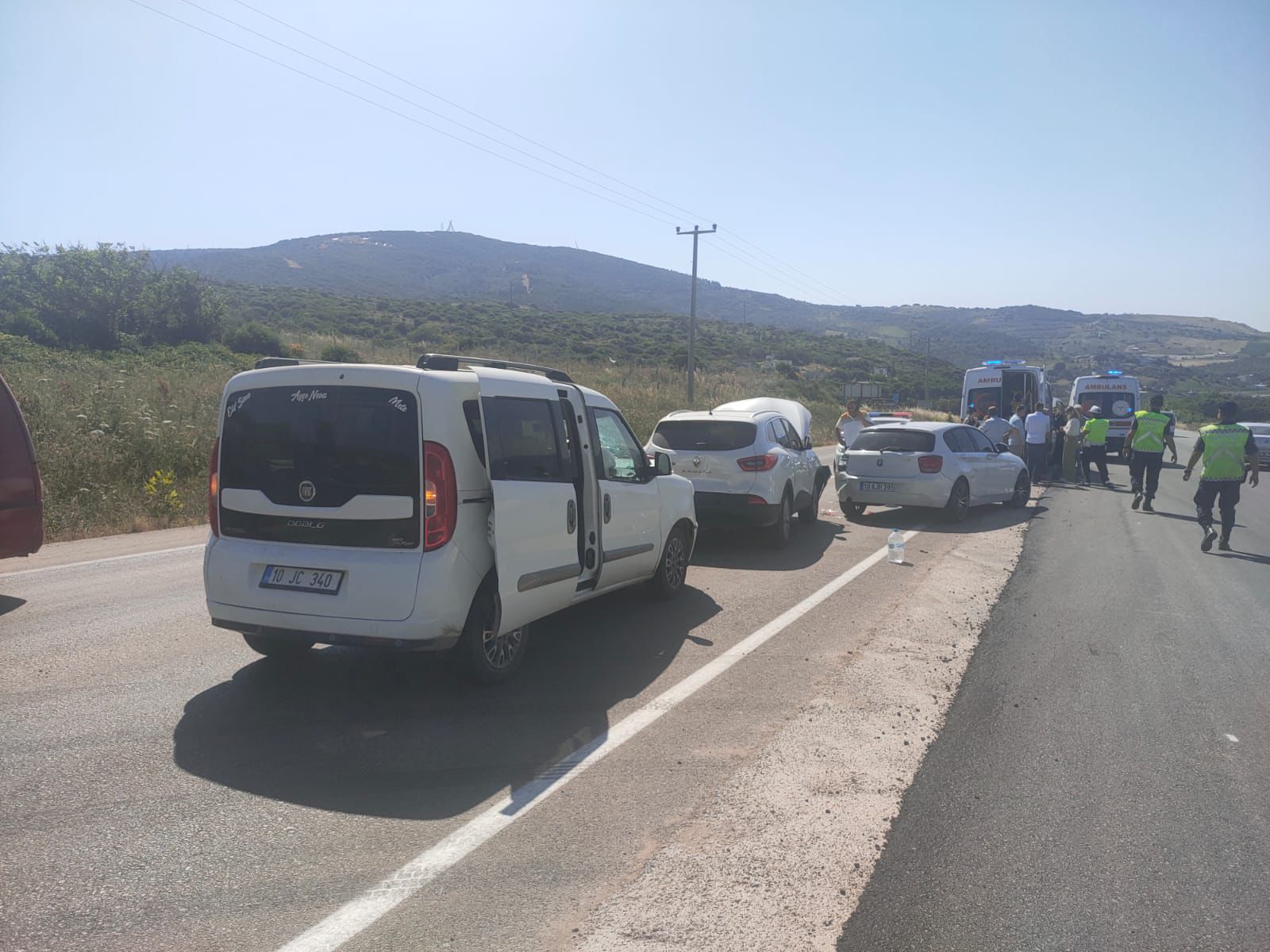 Balıkesir’in Bandırma ilçesi, Erdek Karayolu’nda meydana gelen zincirleme trafik kazasında