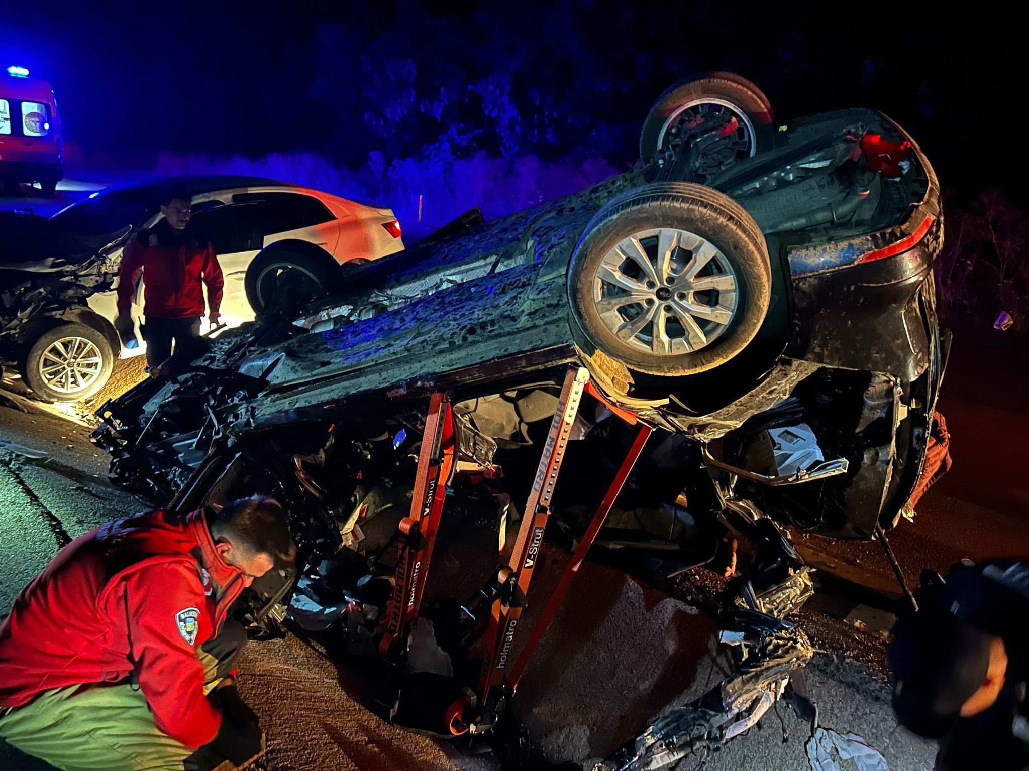 Balıkesir’in Gönen ilçesinde meydana gelen çift taraflı trafik kazasında 1