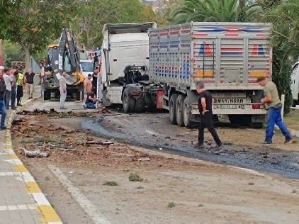 Balıkesir'in Erdek ilçesinde meydana gelen trafik kazasında muhtemel bir faciadan