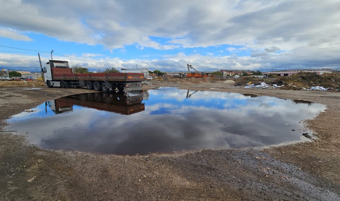 Balıkesir'in Bandırma ilçesinde, boş arazide park halindeki TIR'da yaşanan hırsızlık