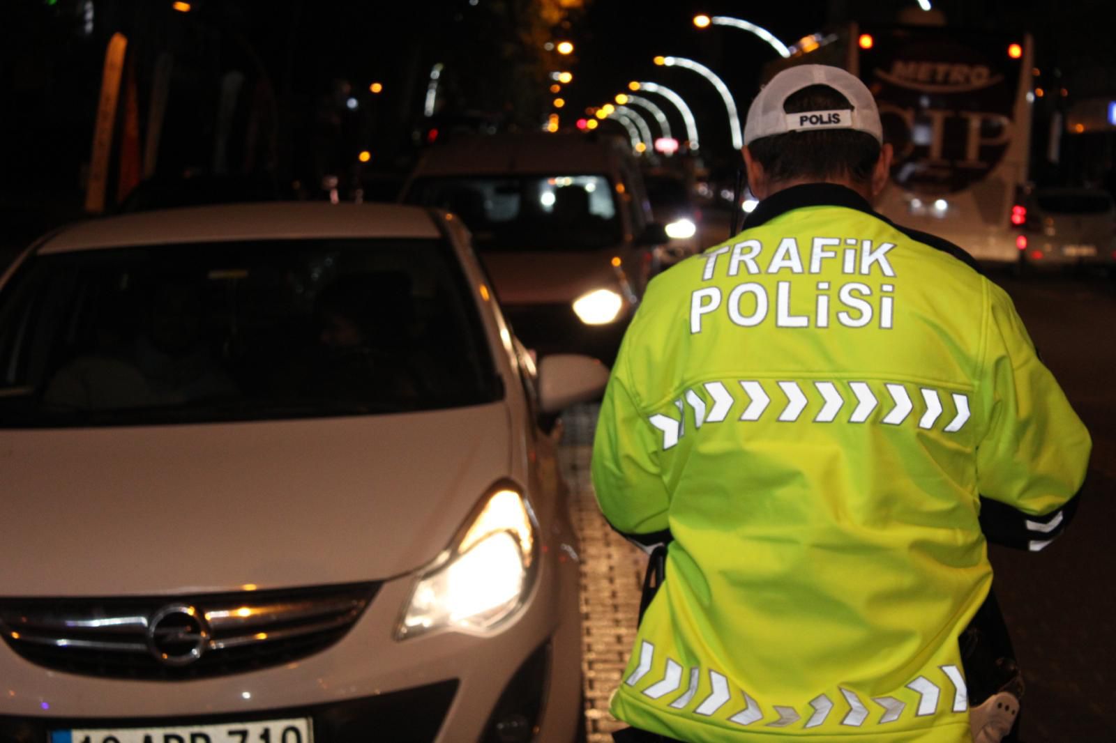 Gönen’de Trafik Denetimlerinde 351 Bin Türk Lirası Ceza Kesildi