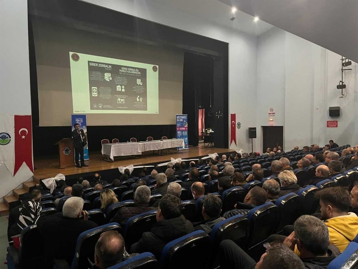 Gönen’de Muhtarlar Toplantısı: Siber Güvenlik ve Dolandırıcılık Konuları Ele Alındı