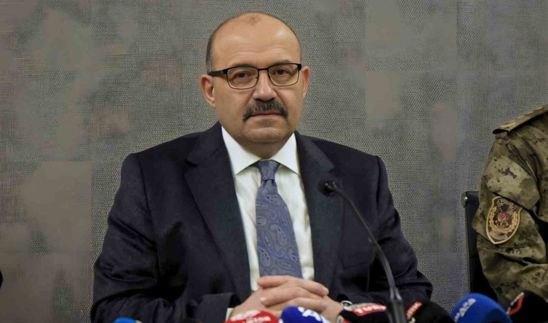 Balıkesir Valisi İsmail Ustaoğlu, Balıkesir’de vatandaşların güven içerisinde yeni yıl