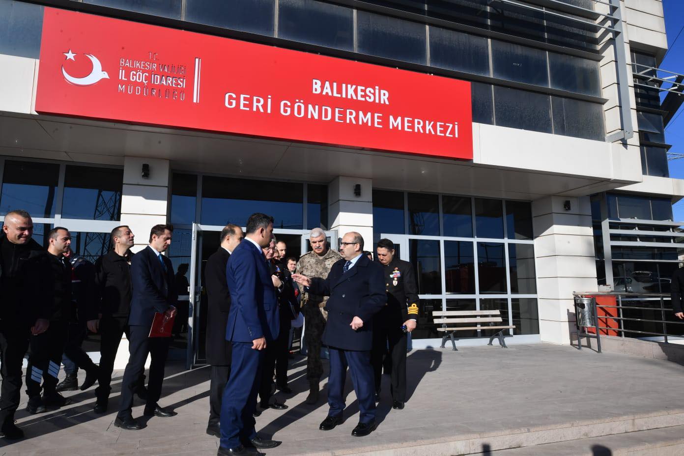 İsmail Ustaoğlu, Balıkesir Geri Gönderme Merkezi’ni ziyaret etti