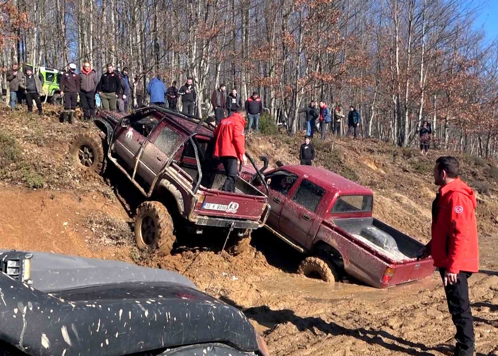 Off-road seven sürücüler Balıkesir’de bir araya geldi. Susurluk Çataldağ’da buluşan