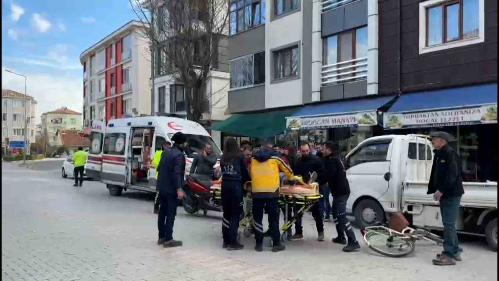 Balıkesir’in Gönen ilçesi Kurtuluş Mahallesi, Işık Caddesi üzerinde motosiklet ve