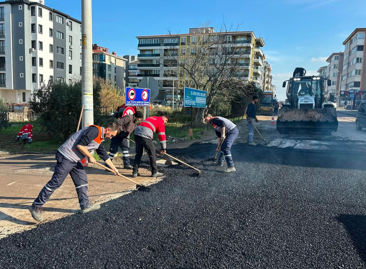 Bandırma Belediyesi, Hal Caddesi ve Bandırma Anadolu Lisesi yan yolunda