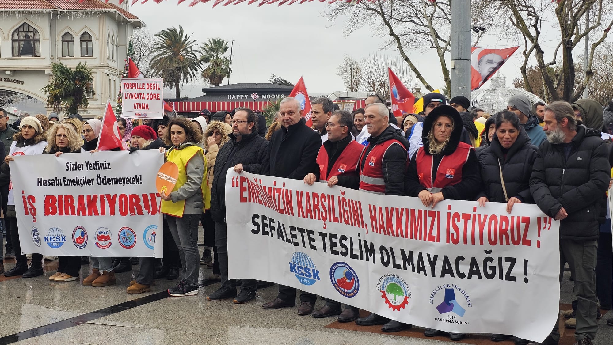 Bandırma’da kamu çalışanları, ekonomik ve özlük haklarının iyileştirilmesi talebiyle iş