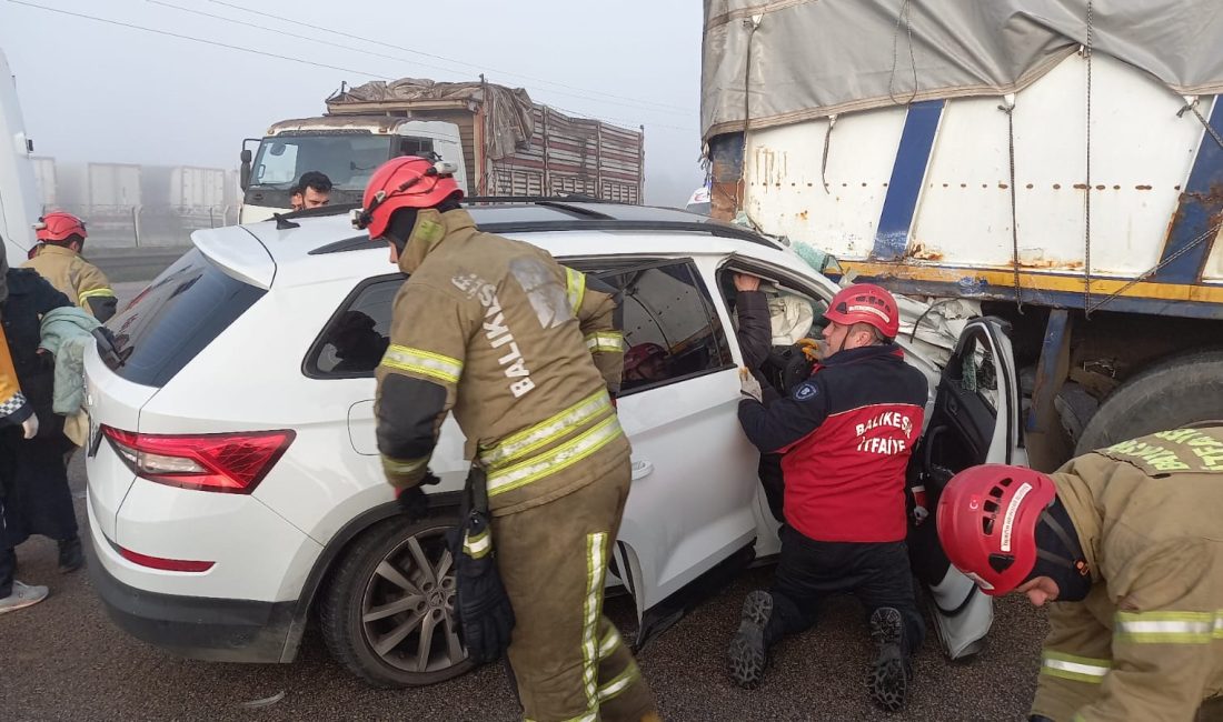 Bandırma-Bursa karayolu Akçapınar yol ayrımında meydana gelen trafik kazasında 5