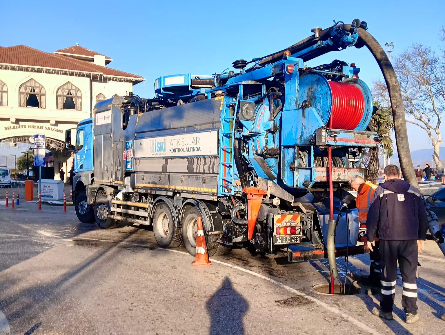 İstanbul Büyükşehir Belediyesi’nden talep edilen vidanjör desteğiyle, Bandırma genelindeki ana