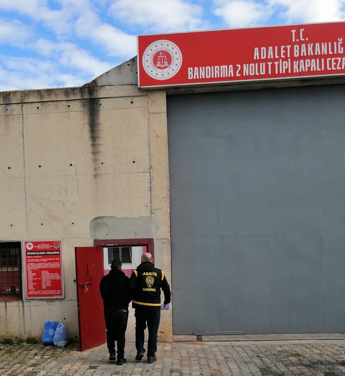 Balıkesir’in Bandırma ilçesinde emniyet ekiplerinin yaptığı çalışmalar sonucunda, 27 yıl