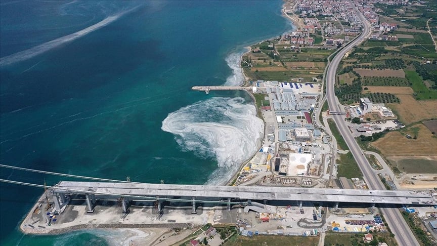 Çanakkale Boğazı ve Marmara Denizi'nde yeniden ortaya çıkan müsilaj, balıkçıları