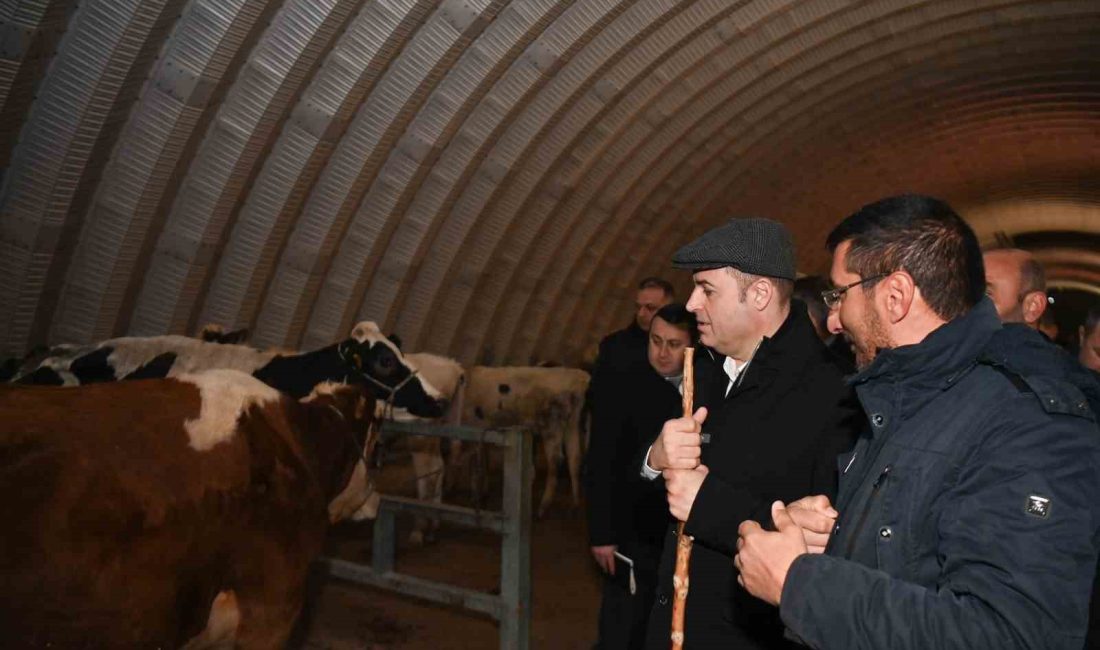 Günün erken saatlerinde hayvan pazarını ziyaret ederek yeni haftaya başlayan