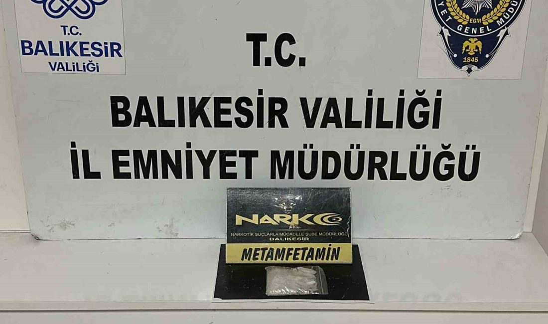 Balıkesir’de polis ekipleri şehir merkezinde gerçekleştirdikleri çalışmalarda uyuşturucu ticareti yaptığı