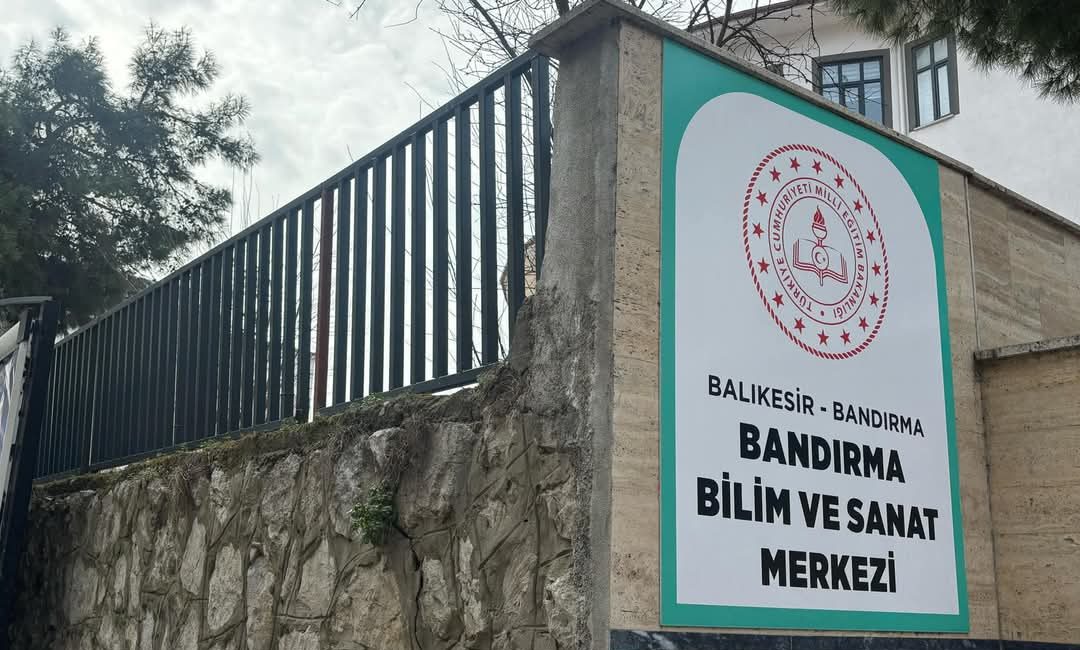 Bandırma Belediyesi, kentteki eğitim kurumlarına destek vermeye devam ediyor. Bu