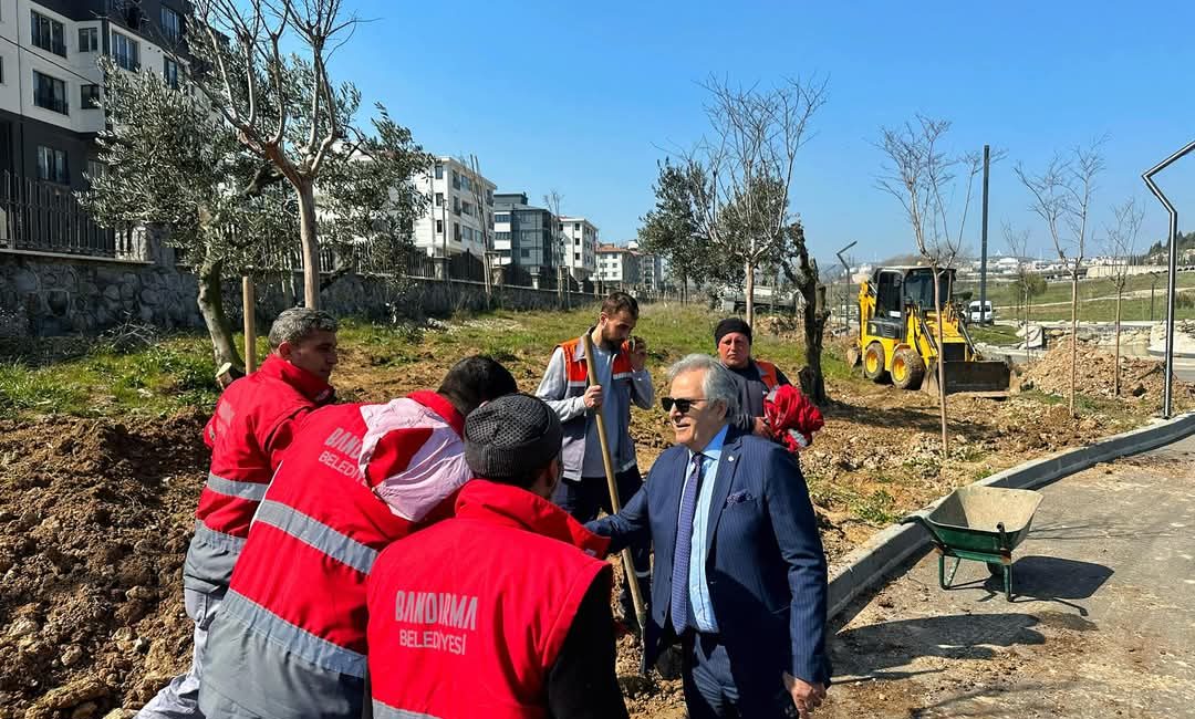 Balıkesir'in Bandırma ilçesinde, yeşil alanların artırılması ve mevcut parkların iyileştirilmesi