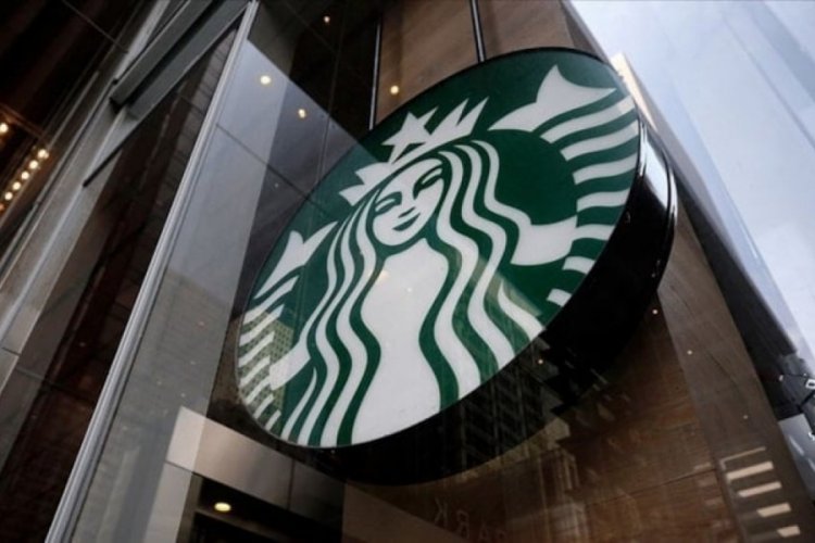 Düşen satışları önlemek için Starbucks'tan priz hamlesi geldi. Müşterilerinin telefonlarını