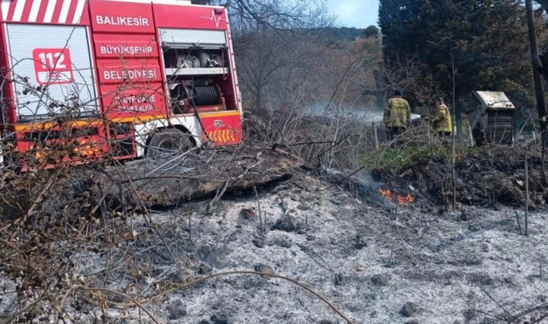 Balıkesir’in Kepsut ilçesine bağlı Piyade Mahallesi’nde çıkan arazi yangına itfaiye