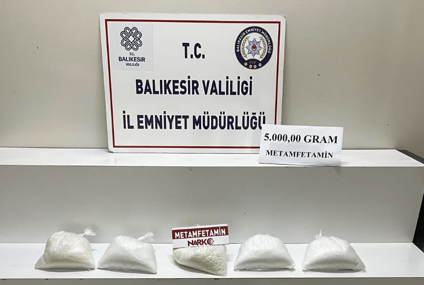 Balıkesir İl Emniyet Müdürlüğü ekiplerince gerçekleştirilen uyuşturucu operasyonunda 5 kilogram